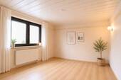 Wohnzimmer - 5 Zimmer Etagenwohnung zum Kaufen in Gernsheim