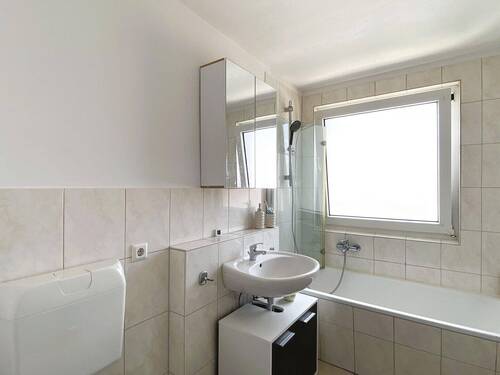 Bild 3 - 4 Zimmer Etagenwohnung in Göttingen