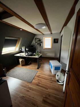 Vorderhaus DG Kind/Arbeiten - 