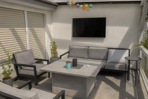 Balkon Hinterhaus - 9 Zimmer Mehrfamilienhaus, Wohnhaus in Gönnheim