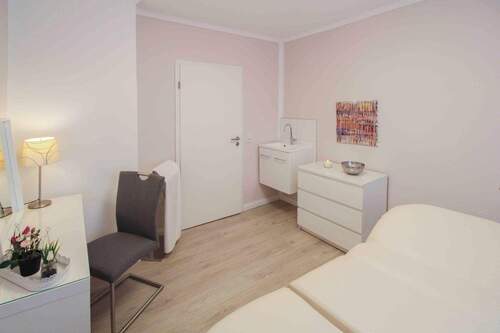 Behandlungsraum 2 EG - 