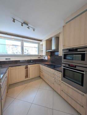 EBK - 4 Zimmer Reihenmittelhaus in Kirchheim b. München