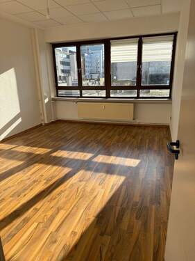 WhatsApp Image 2026-03-03 at 07.20.48 (1).jpeg - 4 ZK 1 Duschbad, 1 Wannenbad, Kaiserstr. 6, 66111 Saarbrücken