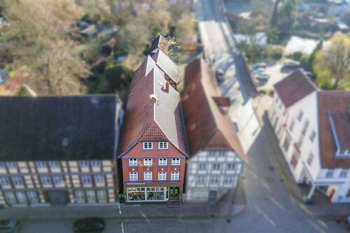 Luftbild Frontansicht - 9 Zimmer Mehrfamilienhaus, Wohnhaus in Grabow
