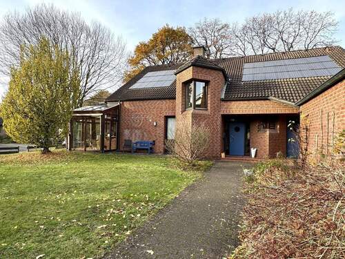 Vorderansicht - Einfamilienhaus mit 265,00 m&sup2; in Bielefeld zum Kaufen