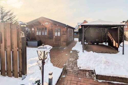 Gartenhaus u. überdachte Terrasse - 