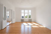 Schlaf-/Arbeitszimmer 1 mit Zugang zum Balkon 1 - 