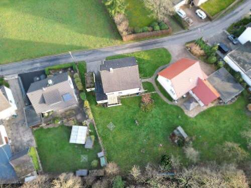 Luftbild - 5 Zimmer Einfamilienhaus zum Kaufen in Bielefeld / Altenhagen