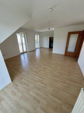 Wohn und Essbereich - 3 Zimmer Etagenwohnung zum Kaufen in Taufkirchen