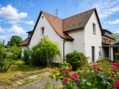 Außenansicht - Einfamilienhaus mit Potenzial auf schönem Grundstück in Wendelstein-Röthenbach bei St. Wolfgang