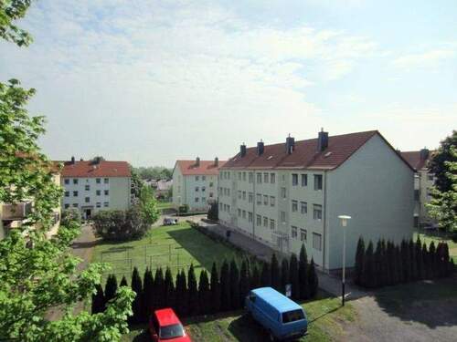 Ausblick auf gute Nachbarschaft im Grünen - Etagenwohnung mit 48,60 m² in Seegebiet Mansfelder Land zur Miete