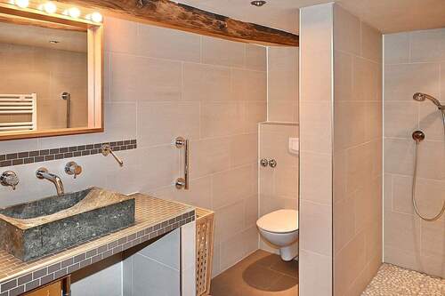 1. OG WG 2 Badezimmer 1 - 