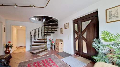 Eingangsbereich (UG) - 5 Zimmer Einfamilienhaus zum Kaufen in Mülheim