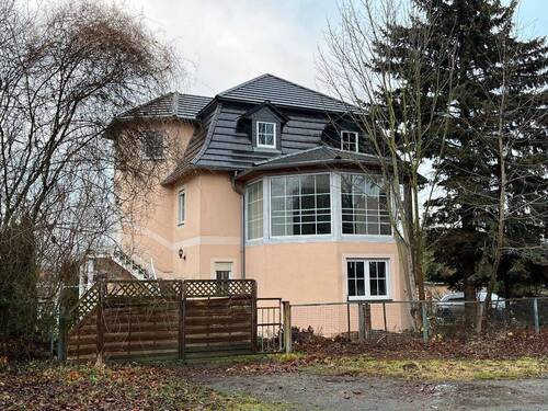 Zweifamilienhaus - 1 Zimmer Mehrfamilienhaus, Wohnhaus zum Kaufen in Nossen