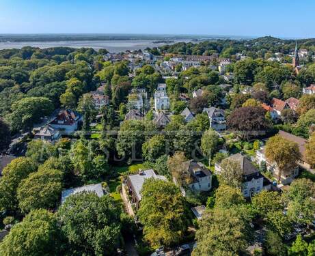Luftbild - Wohnen, wo Hamburg am schönsten ist - Familienidylle im Herzen von Blankenese