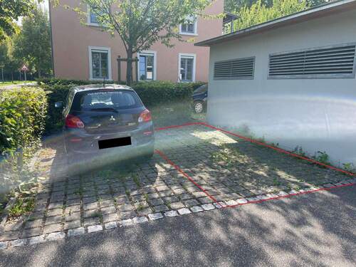 KFZ Stellplatz - 