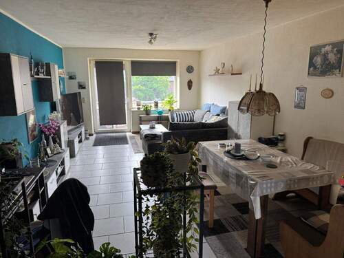 Wohn-/Esszimmer Wohnhaus - 