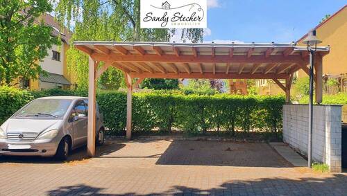 Parkplatz / Carport - 