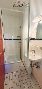 EG * Badezimmer mit Dusche - 