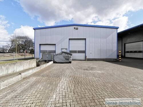 Halle 2 mit Verladerampe und dritter Zufahrt - 