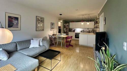 Wohnzimmer - *** Urban. Modern. Familienfreundlich - Wohnen mit eigenem Garten in Köln. ***