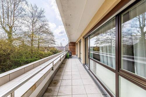 Balkon mit Blick ins Grüne - 