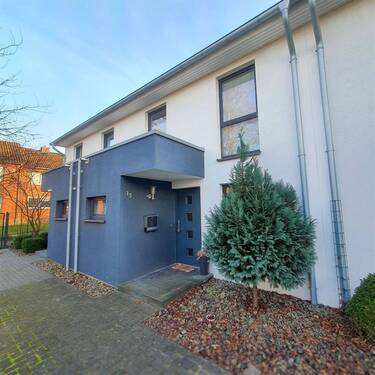 20260120_154229 - Gepflegtes Reihenmittelhaus mit Garten und Garage in Nienburg zu vermieten