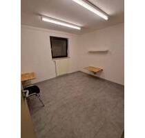 Kleines Büro nahe S-Bahn Frankfurt Sindlingen - ruhig und günstig - Frankfurt am Main