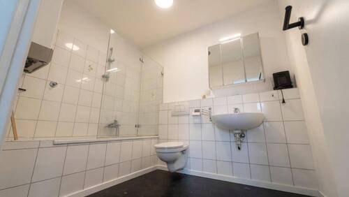 Bad - 2 Zimmer Etagenwohnung zum Kaufen in Ludwigshafen am Rhein