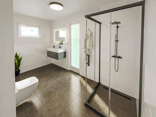 Badezimmer mit Tageslicht - 