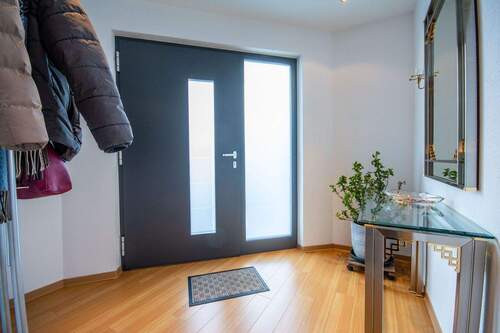 EG: Windfang - Einfamilienhaus mit 175,00 m&sup2; in Deining zum Kaufen