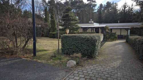 Zuwegung zum Haus - 4 Zimmer Mehrfamilienhaus, Wohnhaus zum Kaufen in Boxberg