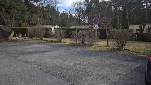 Parkplätze zum Grundstück - 4 Zimmer Mehrfamilienhaus, Wohnhaus in Boxberg
