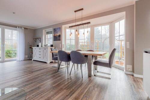 Großzügiger Wohn-/ Essbereich - 