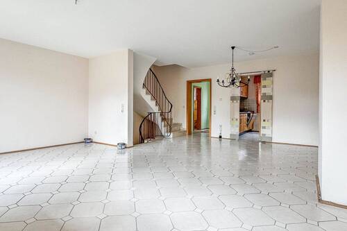 Wohn- und Esszimmer - 4 Zimmer Einfamilienhaus zum Kaufen in Furth im Wald