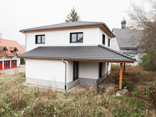 Außenansicht mit Blick auf die überdachte Terrasse - 
