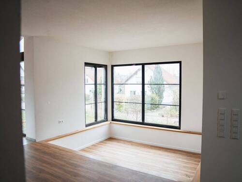 ...mit abgesenktem Wohnbereich... - Einfamilienhaus mit 145,00 m² in Villingen-Schwenningen zum Kaufen