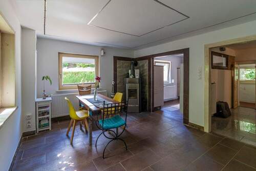 Wohn-/ Essbereich(Haus links) - 