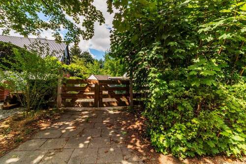 Zufahrt Grundstück links - 