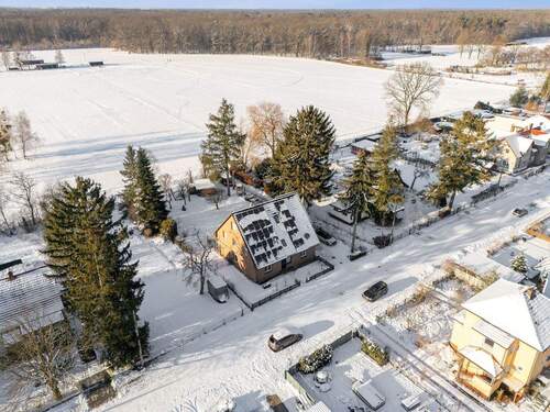Weitere Drohnenansicht - 9 Zimmer Einfamilienhaus zum Kaufen in Falkensee