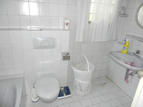 Badezimmer WC, Waschbecken - 