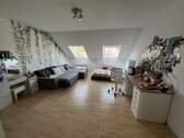Zimmer 1 - Großzügige und helle 4-Zimmer-Wohnung im Herzen von Feucht