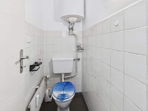 WC - 