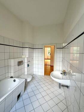 Bad zum Zimmer 1 - 