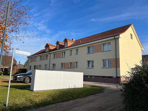 Hausansicht - 2 Zimmer Etagenwohnung zur Miete in Röbel