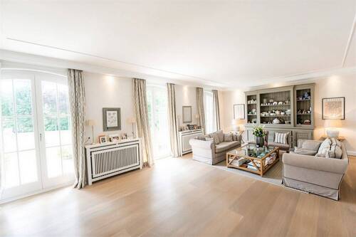 Wohnzimmer - Einfamilienhaus mit 335,00 m&sup2; in Meerbusch zum Kaufen