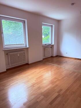 Schlafzimmer 2 - Etagenwohnung mit 102,50 m² in München zur Miete