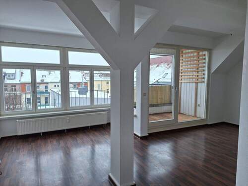 Wohnzimmer.jpg - 4 Zimmer Etagenwohnung zur Miete in Eilenburg