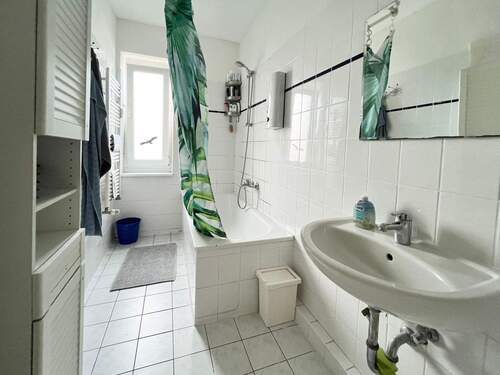 Bad - 1 Zimmer Mehrfamilienhaus, Wohnhaus in Bremen