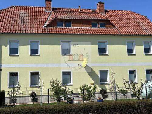 Hausansicht Straßenseite - Großzügiges Zweifamilienhaus mit Gästehaus, Garten & Doppelgarage - vielseitig nutzbar!